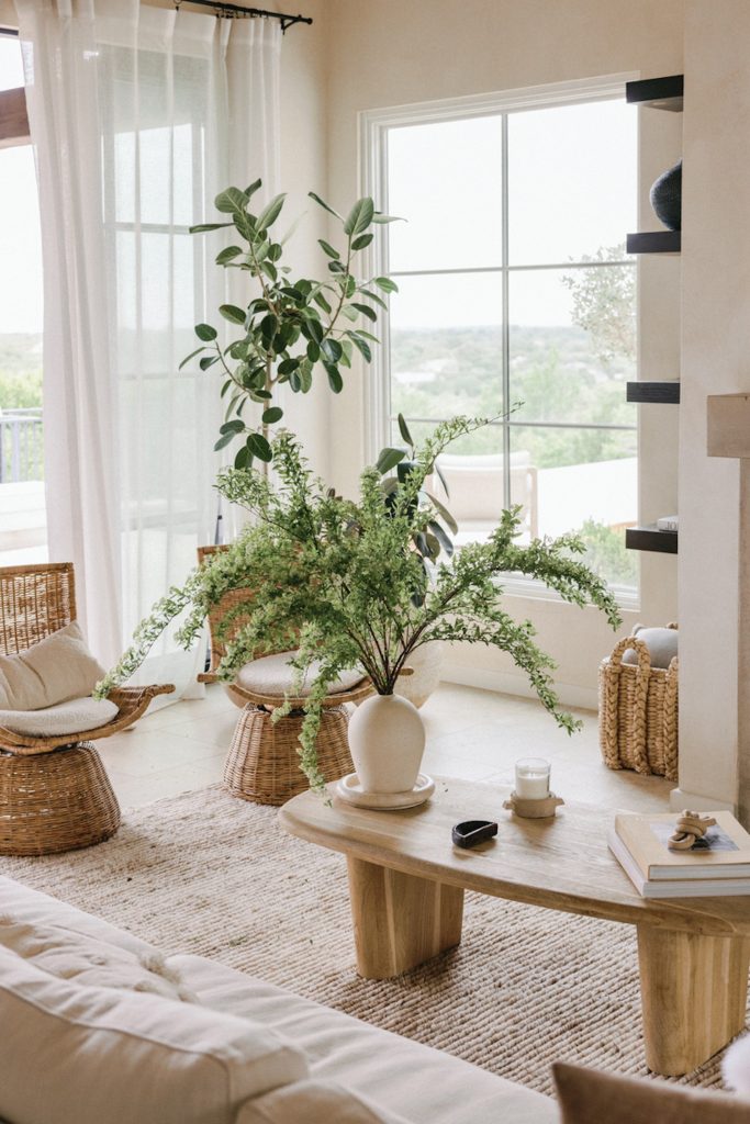 30 Design-Forward Coffee Tables for Even the Smallest Spaces