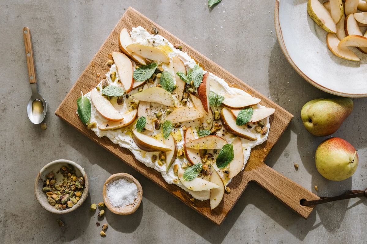 ricotta board with pears and honey-toasted pistachios_easy thanksgiving appetizers