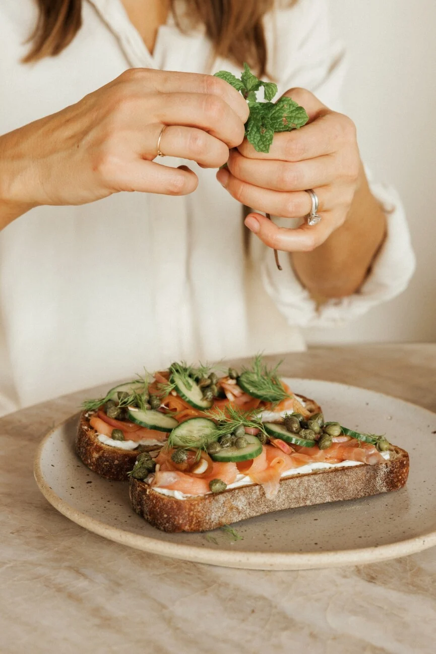 smoked salmon toast recipe_high protein meal plan