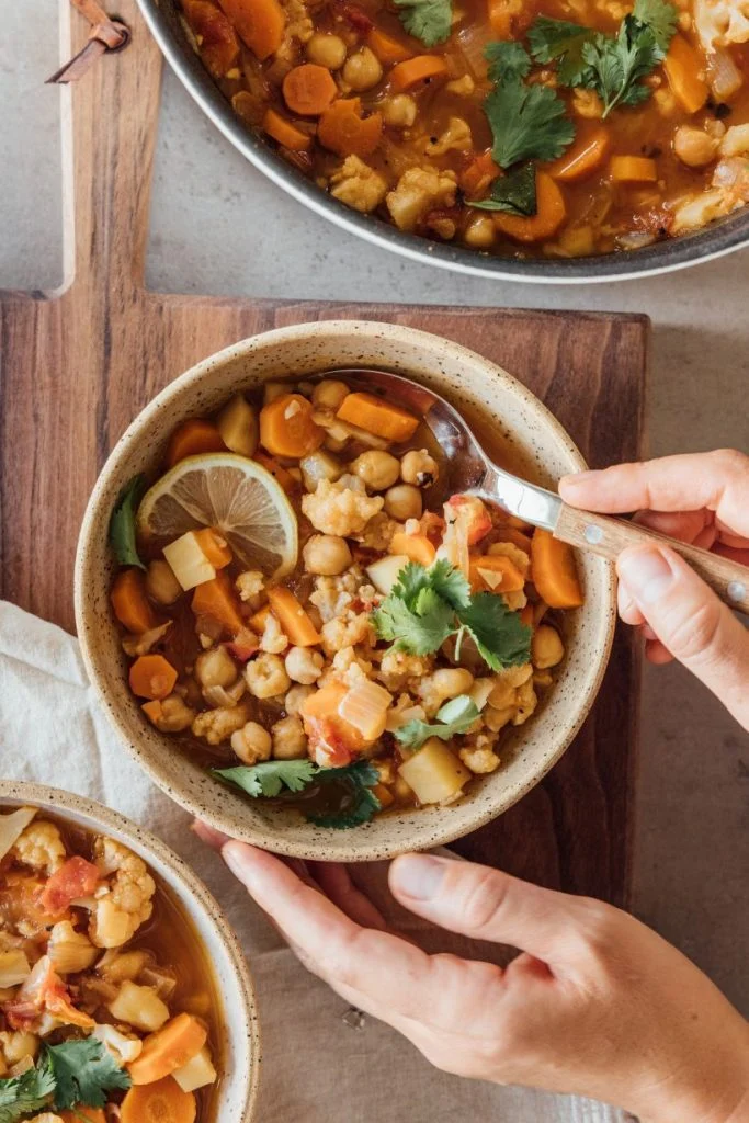 egetarian-chickpea-stew-recipe-easy-soup-recipes_low-carb-high-protein-vegetarian-recipes